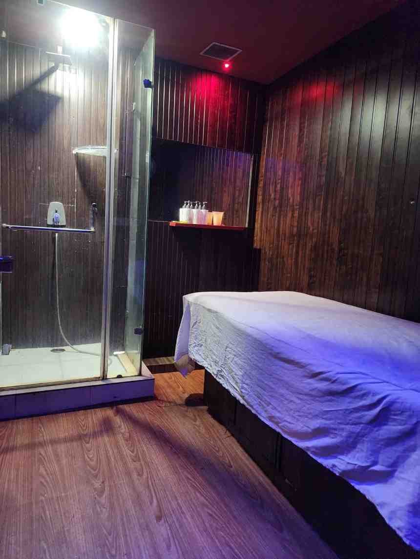 Golden Crown Plaza Spa