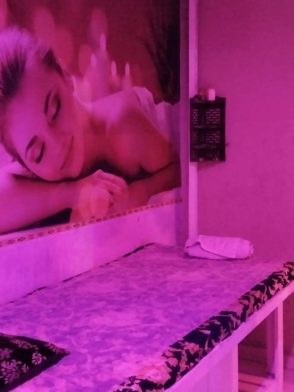Moon Spa & Saloon
