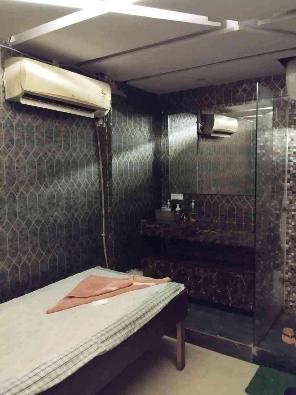 RELAXING BODY LUXURY SPA